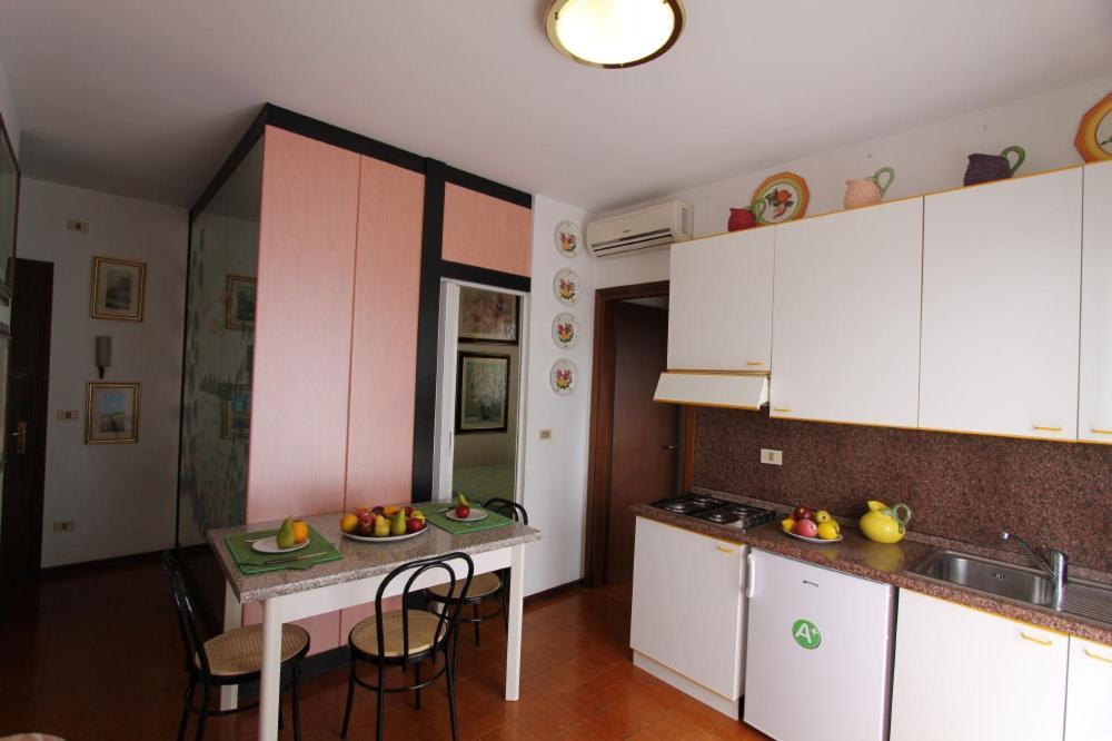 Residence Valbella Con Piscina Bibione Eksteriør billede